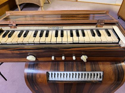 Jenny-Ondioline - beautiful, historic n/p